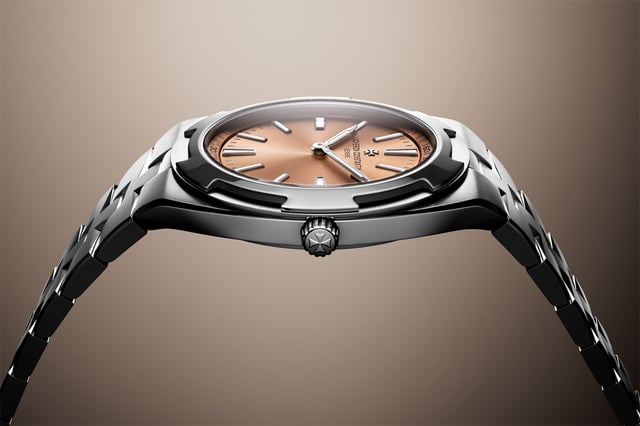 Vacheron Constantin: Overseas Automatik Extra-Flach in Platin Seitenansicht