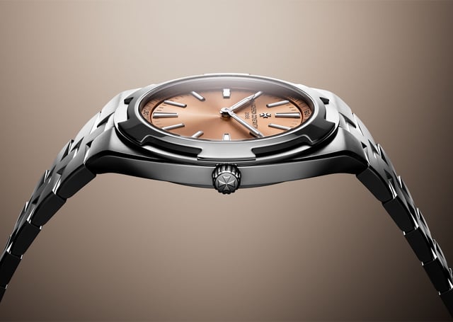 Vacheron Constantin: Overseas Automatik Extra-Flach in Platin Seitenansicht