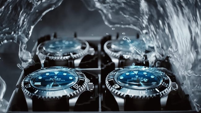 Die Wasserdichtigkeit jeder fertigen Rolex-Uhr wird in einem Überdrucktank getestet