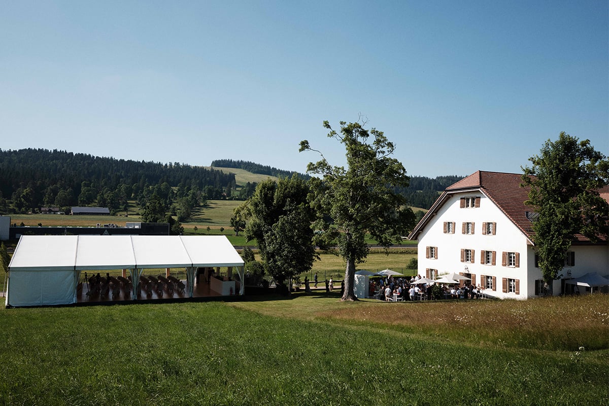 Die Verleihung des Cartier Prix des Talents Horlogers de Demain fand im Eventzelt neben der Maison Metiers d'Art statt.