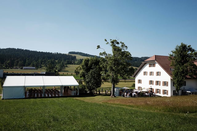 Die Verleihung des Cartier Prix des Talents Horlogers de Demain fand im Eventzelt neben der Maison Metiers d'Art statt.