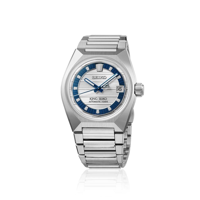 Frontansicht der Seiko Vanac Automatic HKF004J1 aus Edelstahl vor weißem Hintergrund