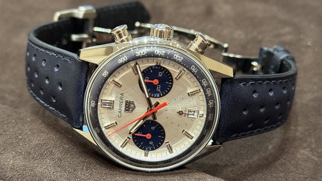 Wempe × TAG Heuer Carrera Chronograph Wempe Signature Collection, Automatik-Chronograph mit silbernem Zifferblatt und Lederband