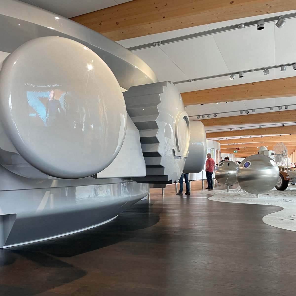 WatchTime Uhrenreise Schweiz 2025: Im Omega Museum