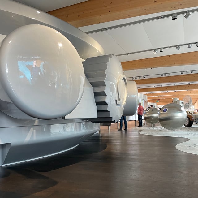 WatchTime Uhrenreise Schweiz 2025: Im Omega Museum