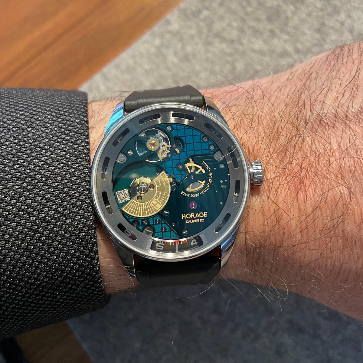 WatchTime Uhrenreise: Horage Revolution 3 MicroReg Wristshot