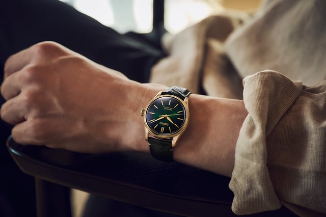 Seiko Presage Classic Series Tradman‘s Bonsai Limited Edition HCC009J1: Wristshot, Lederband