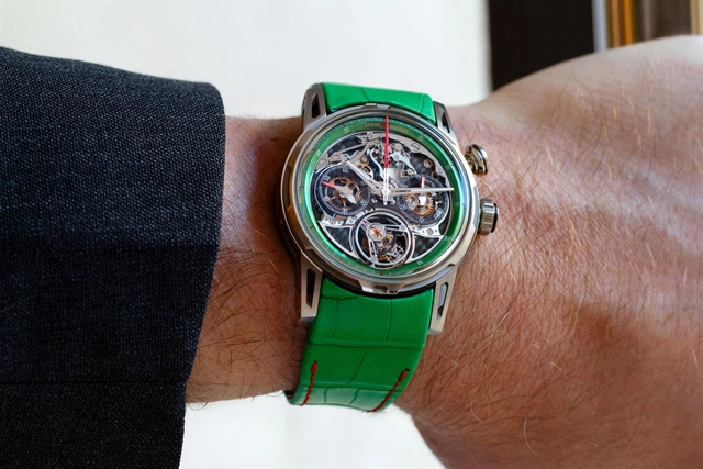 Louis Moinet: Impulsion Titanium Green Wristshot