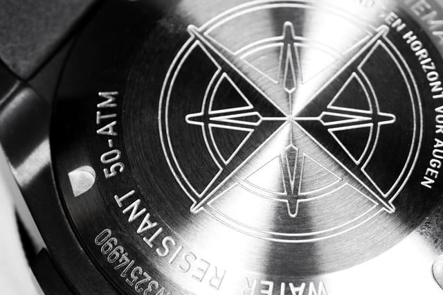 Fortis: Marinemaster M-44 Gravity Black Boden