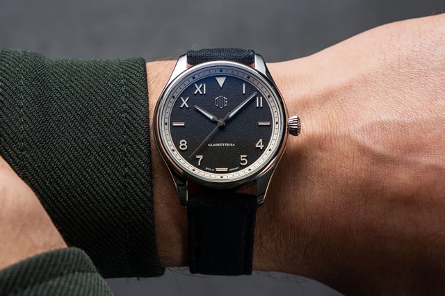 DUG – Purist Typ 2 California Dial, elegante Edelstahluhr aus Glashütte mit Automatikwerk und Lederband