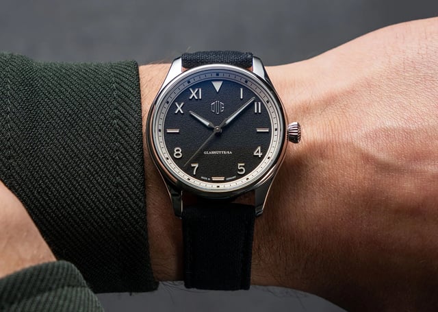 DUG – Purist Typ 2 California Dial, elegante Edelstahluhr aus Glashütte mit Automatikwerk und Lederband