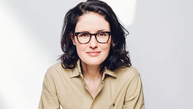 "So wie Nike mehr als nur Schuhe oder Apple mehr als nur Computer verkauft, schaffen Politiker:innen echte Markenerlebnisse, die ihre persönliche Geschichte, ihre Politik und ihren Führungsstil wiedergeben", sagt Kommunikationsexpertin Deborah Klein.