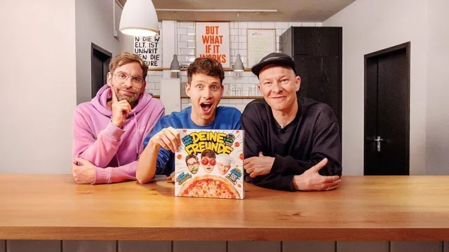 Deine Freunde: Das sind die Hamburger Florian Sump, Lukas Nimscheck und Markus Pauli, die seit 2011 ihre Mischung aus Family Entertainment, Hip-Hop und Popmusik aufführen.