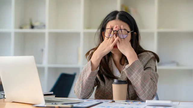 Stress, KI-Angst, Burnout: Der Arbeitsplatz wird zunehmend zum Problem.