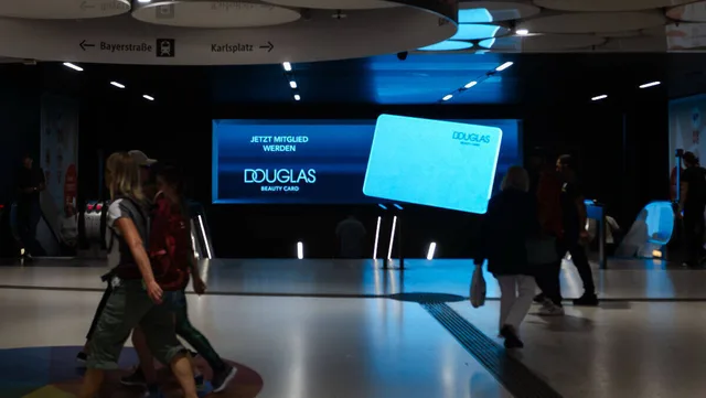Eine Realtime-Optimierung senkt CO₂-Werte in Douglas-Kampagne