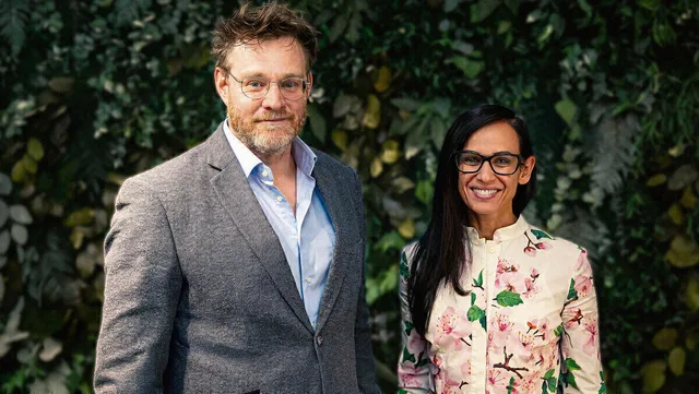 Nancy Reyes mit Deutschland-Chef Björn Bremer