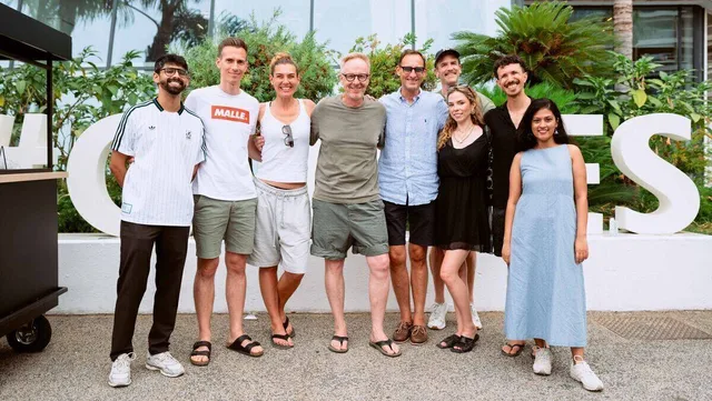 Bronze-Gewinner von Serviceplan, Saint Elmos und Charles Charlotte: Rasesh Patkar, Dr. Jan Flemming, Kathrin Jesse, Matthias Harbeck, Werner Hesse-Quack, Christian Sommer, Paulina Schumann, Pascal Fiedler, Swarna Thomas