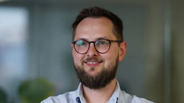 Eugen Knippel ist VP Global Voice & Industry Relations bei Kolsquare